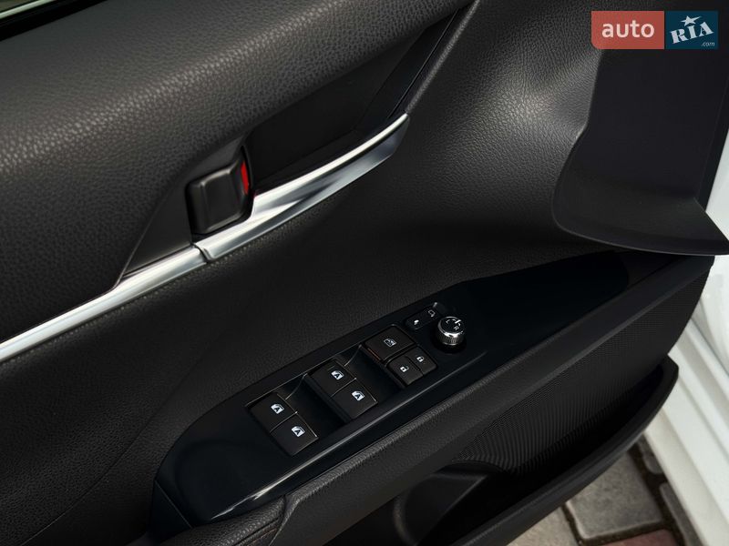 Седан Toyota Camry 2019 в Луцьку
