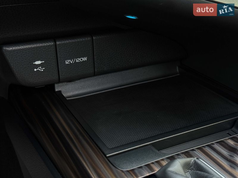 Седан Toyota Camry 2019 в Луцьку