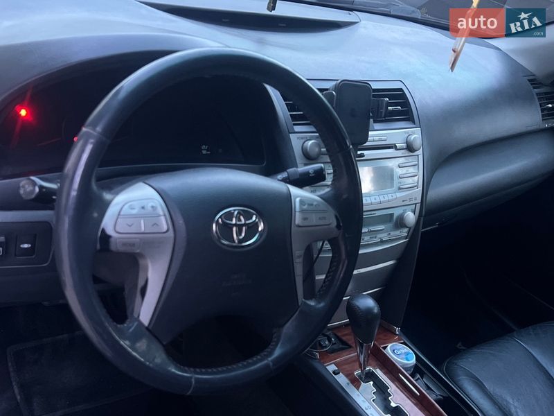 Седан Toyota Camry 2007 в Ужгороде