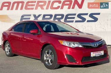 Седан Toyota Camry 2013 в Киеве