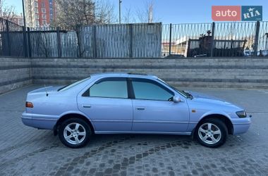Седан Toyota Camry 1998 в Одессе