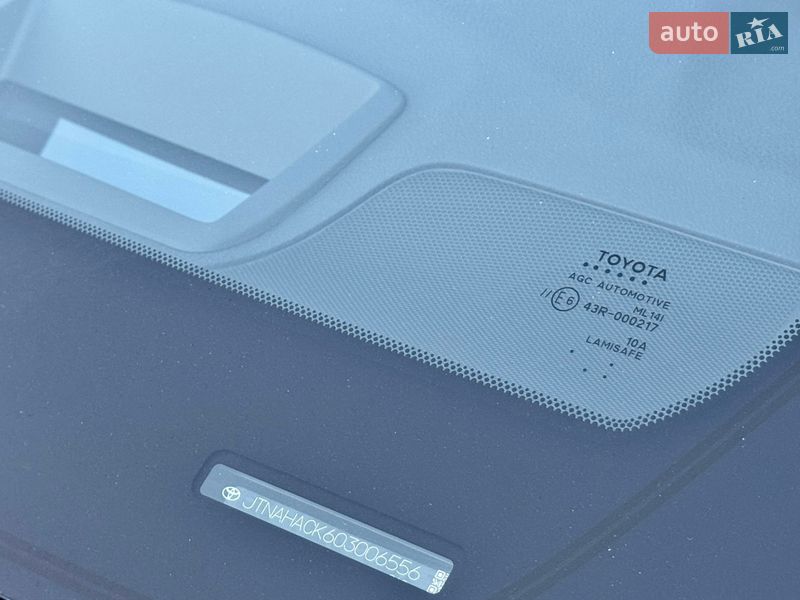 Седан Toyota Camry 2024 в Києві