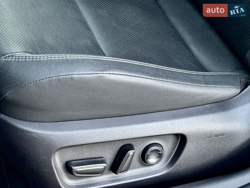 Седан Toyota Camry 2024 в Києві