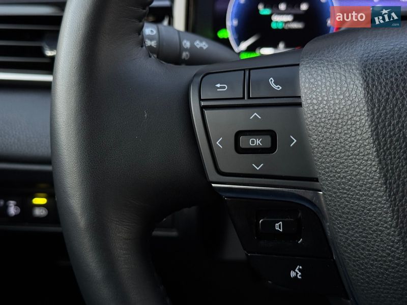 Седан Toyota Camry 2024 в Києві