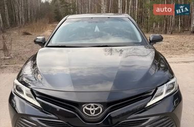 Седан Toyota Camry 2019 в Гостомелі