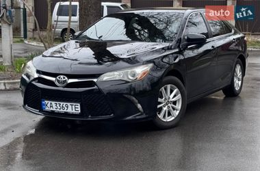 Седан Toyota Camry 2015 в Киеве