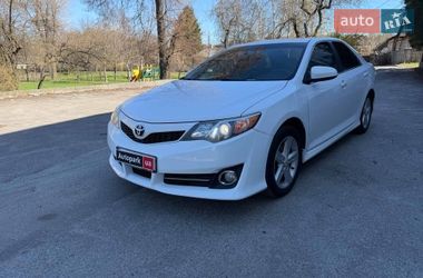 Седан Toyota Camry 2012 в Киеве