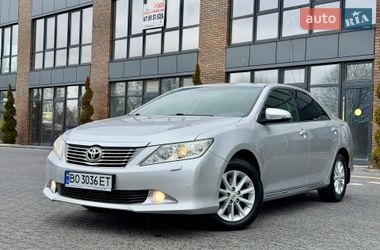 Седан Toyota Camry 2012 в Виннице