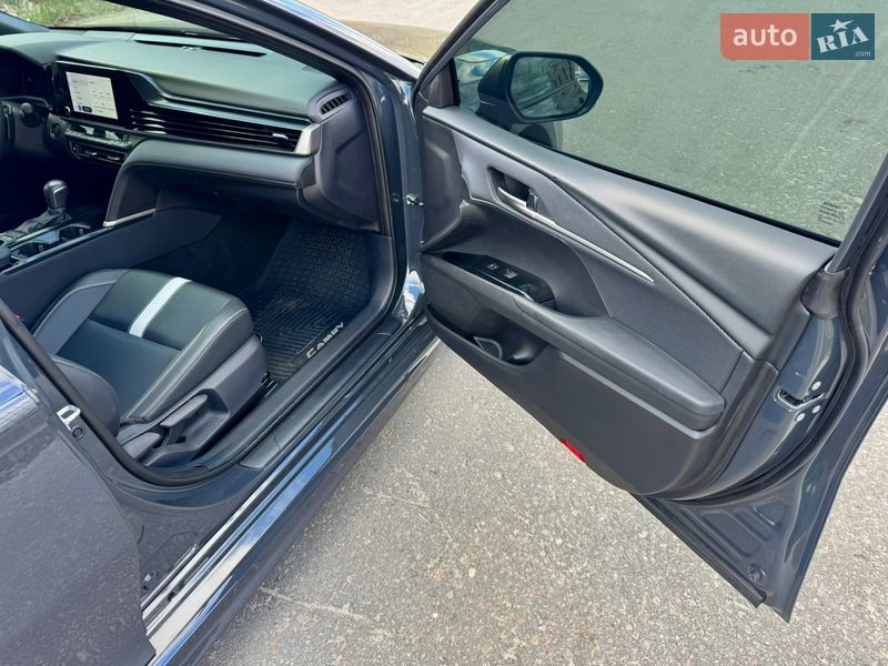 Седан Toyota Camry 2024 в Киеве