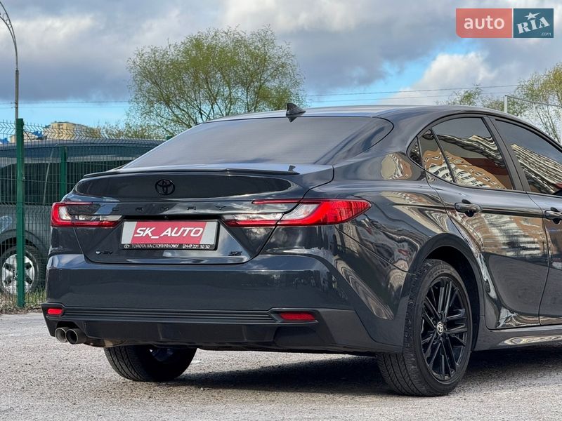 Седан Toyota Camry 2024 в Киеве
