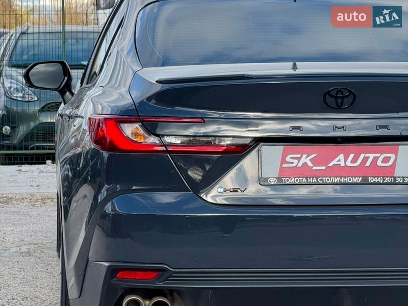Седан Toyota Camry 2024 в Киеве