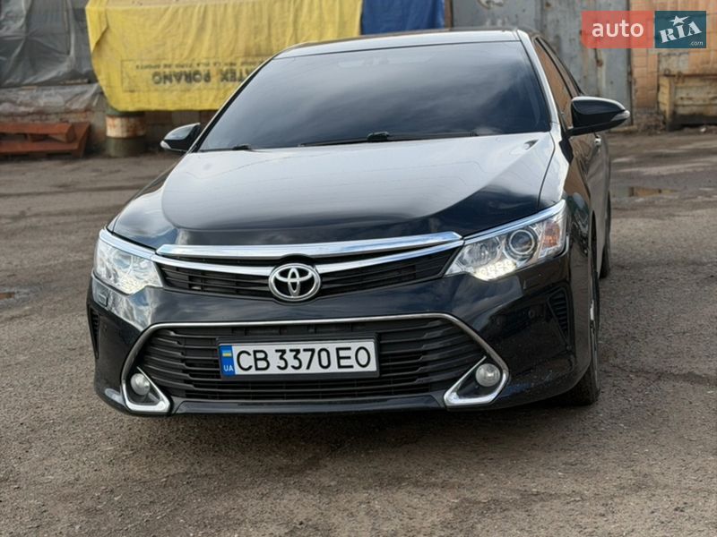 Седан Toyota Camry 2017 в Прилуках