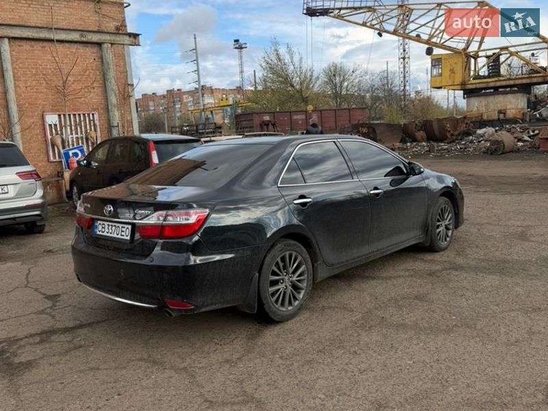 Седан Toyota Camry 2017 в Прилуках