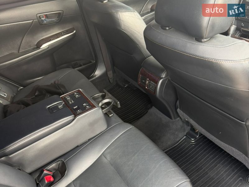 Седан Toyota Camry 2017 в Прилуках