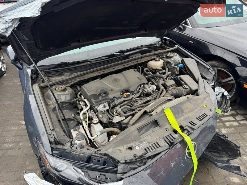 Седан Toyota Camry 2024 в Львові