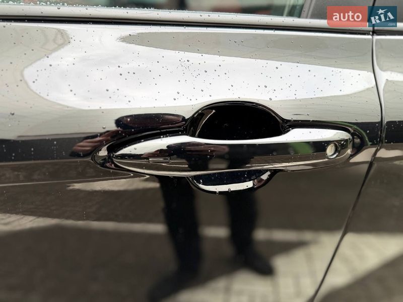 Седан Toyota Camry 2024 в Києві