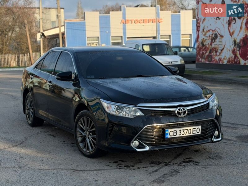 Седан Toyota Camry 2017 в Прилуках