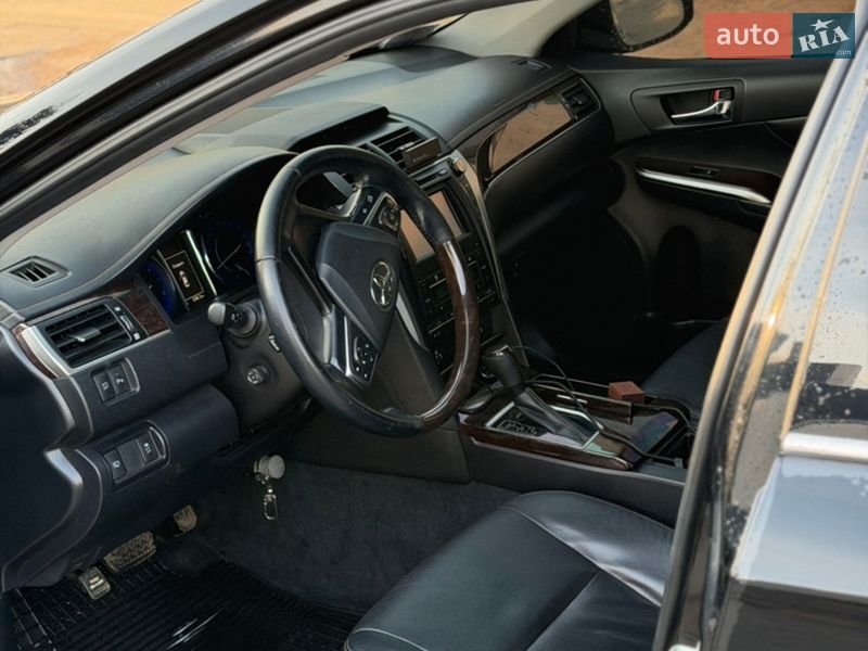 Седан Toyota Camry 2017 в Прилуках