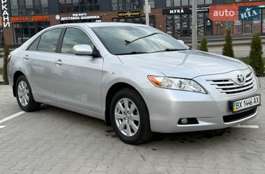 Седан Toyota Camry 2008 в Виннице