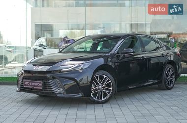 Седан Toyota Camry 2024 в Львове