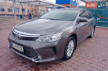 Седан Toyota Camry 2015 в Полтаве
