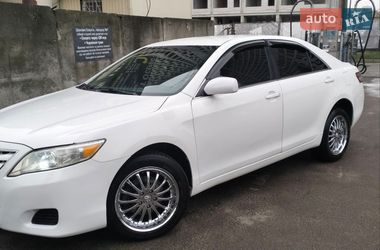 Седан Toyota Camry 2010 в Киеве
