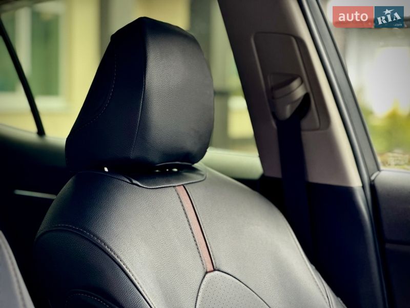 Седан Toyota Camry 2020 в Києві