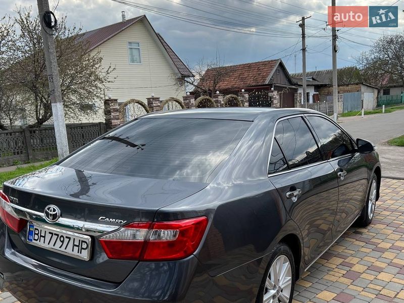 Седан Toyota Camry 2014 в Раздельной