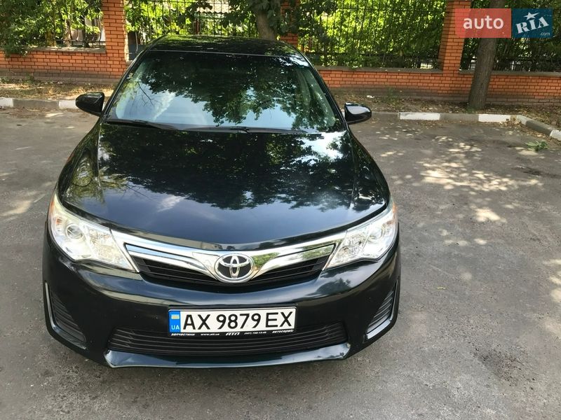 Седан Toyota Camry 2014 в Запорожье