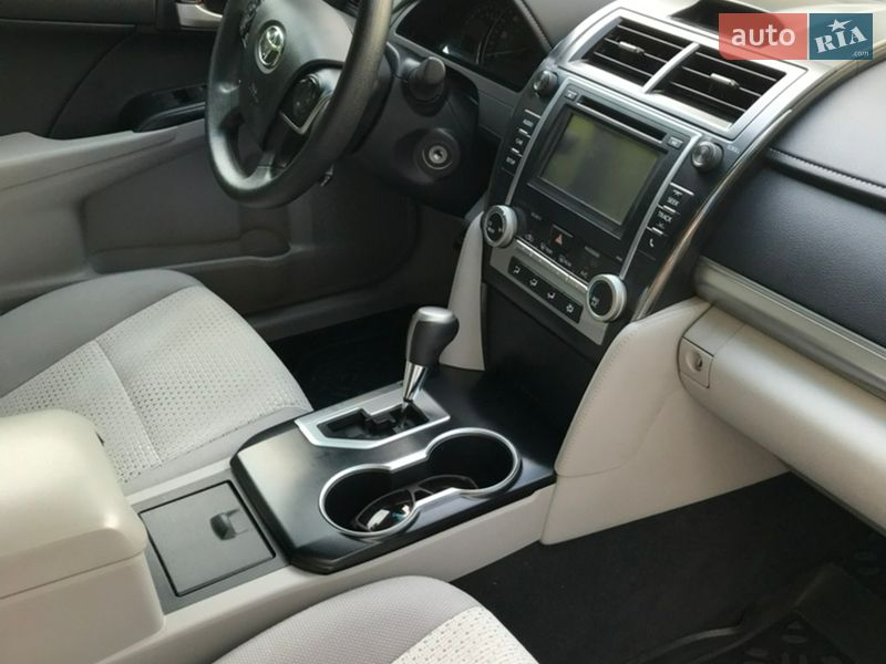 Седан Toyota Camry 2014 в Запорожье