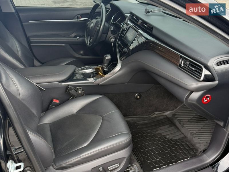 Седан Toyota Camry 2018 в Таращі