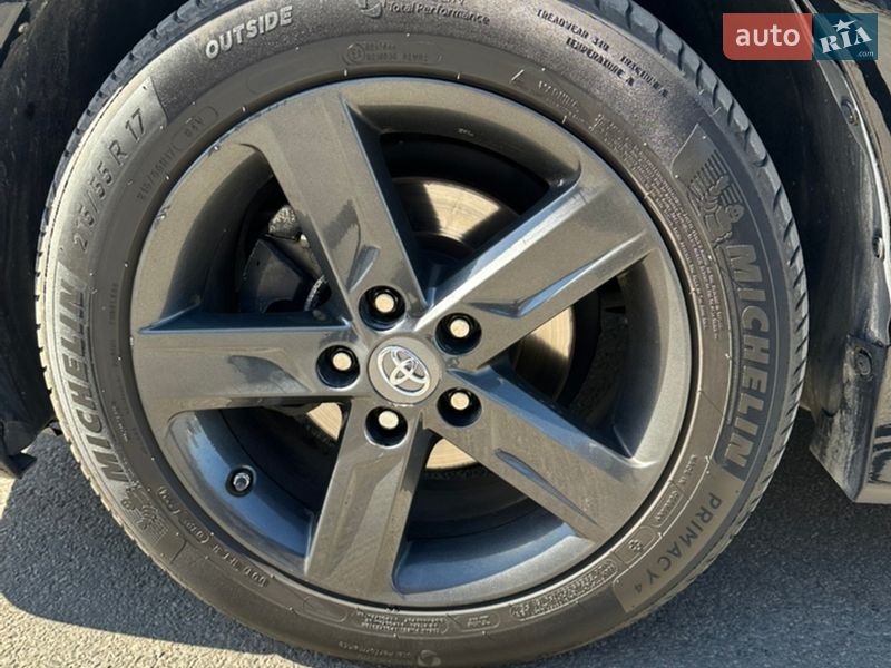 Седан Toyota Camry 2014 в Днепре