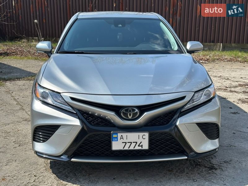 Седан Toyota Camry 2019 в Ржищеві