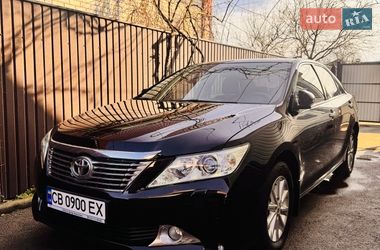 Седан Toyota Camry 2012 в Чернигове