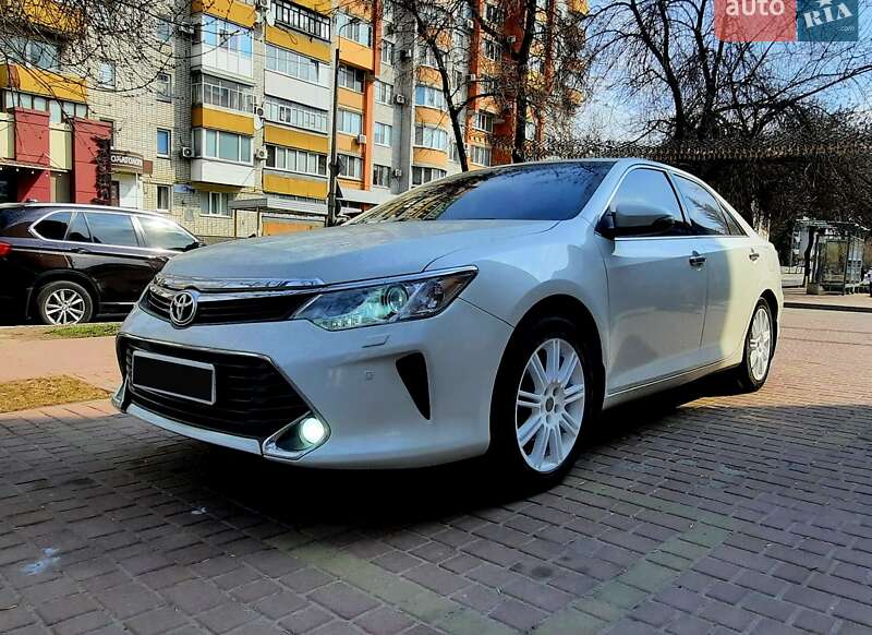 Toyota Camry 2015