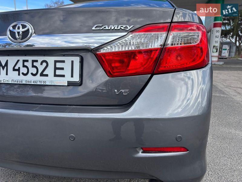 Седан Toyota Camry 2011 в Гадяче
