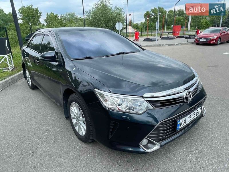 Седан Toyota Camry 2015 в Киеве