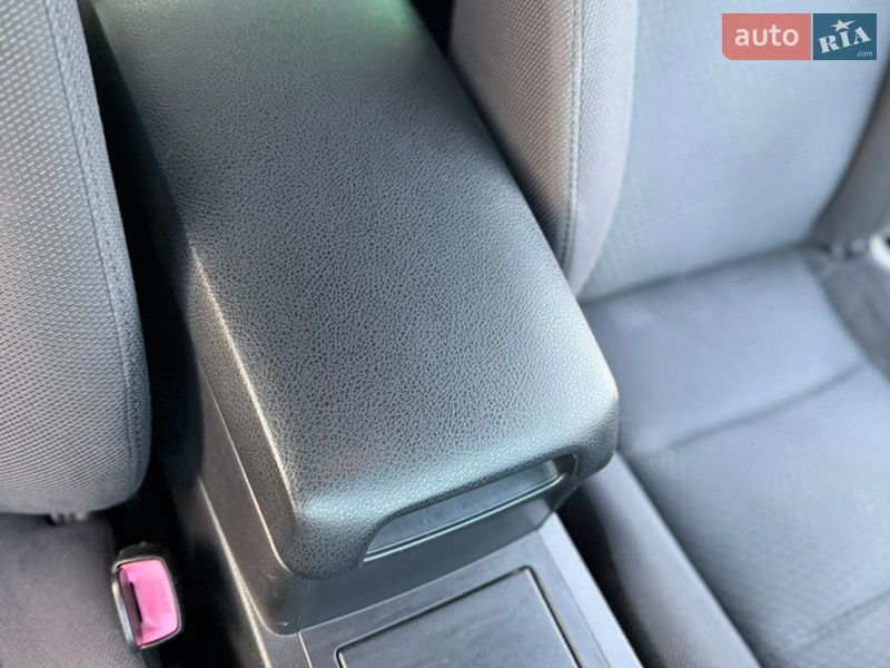 Седан Toyota Camry 2011 в Ямполе фото 58 Седан Toyota Camry 2011 в Ямполе