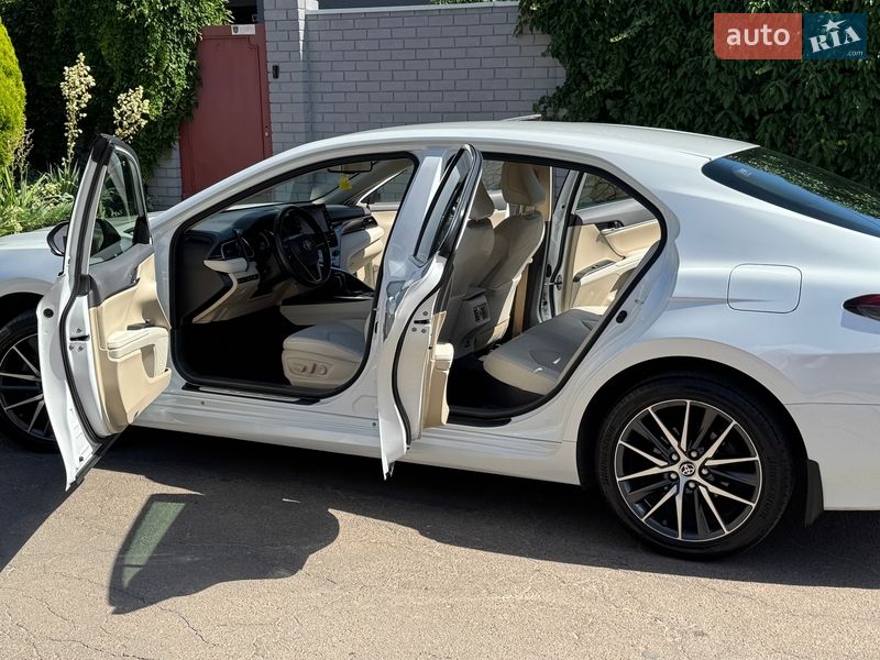 Седан Toyota Camry 2021 в Одессе