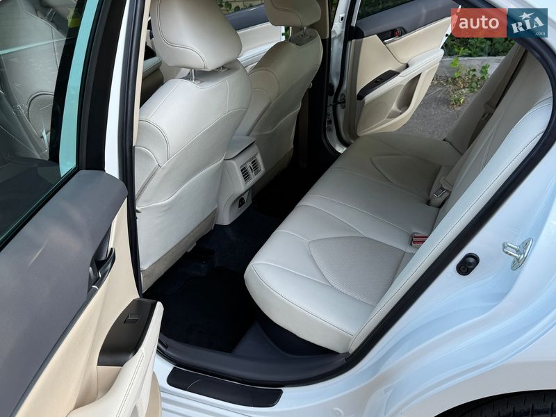 Седан Toyota Camry 2021 в Одессе