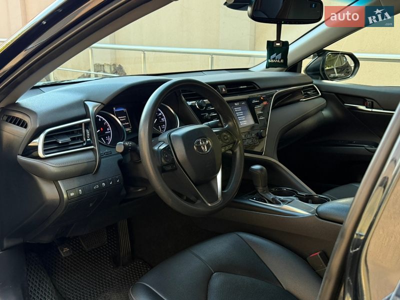 Седан Toyota Camry 2017 в Одессе