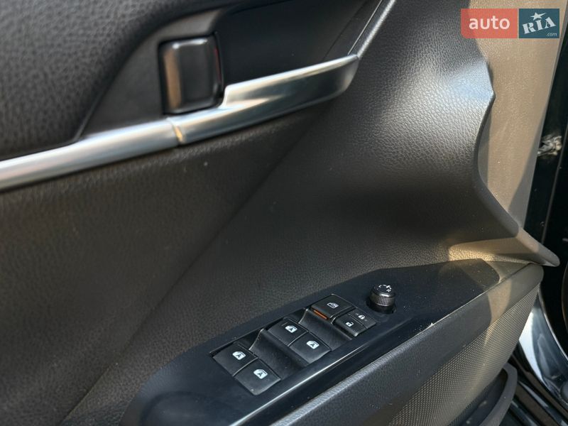 Седан Toyota Camry 2017 в Одессе