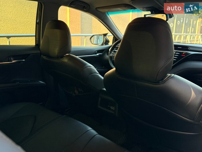 Седан Toyota Camry 2017 в Одессе