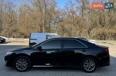 Седан Toyota Camry 2014 в Сумах