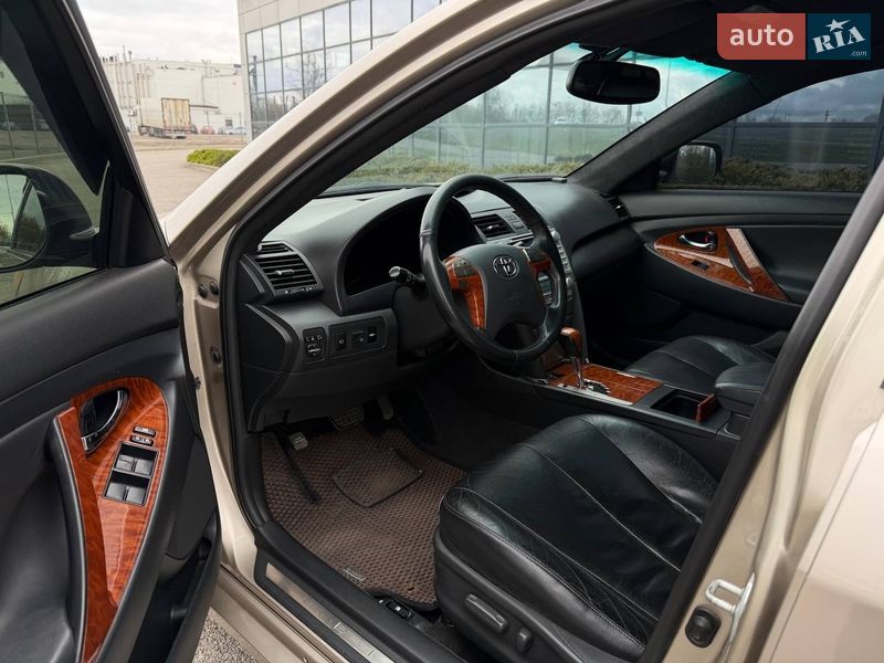 Седан Toyota Camry 2008 в Дніпрі