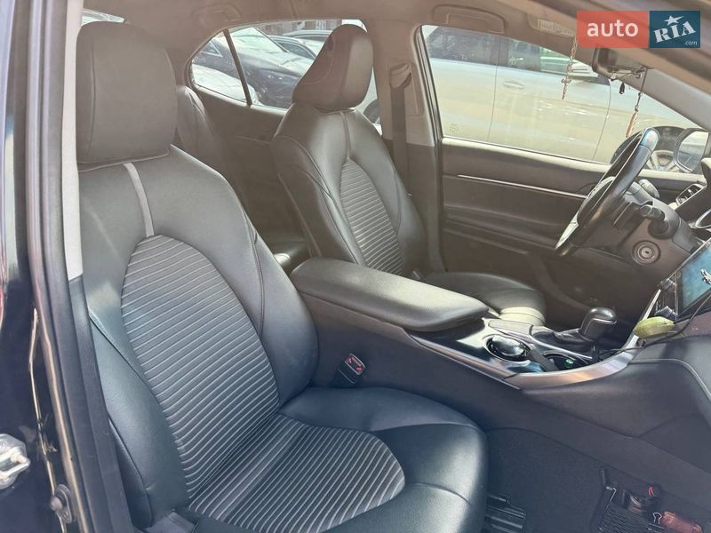 Седан Toyota Camry 2019 в Коломые