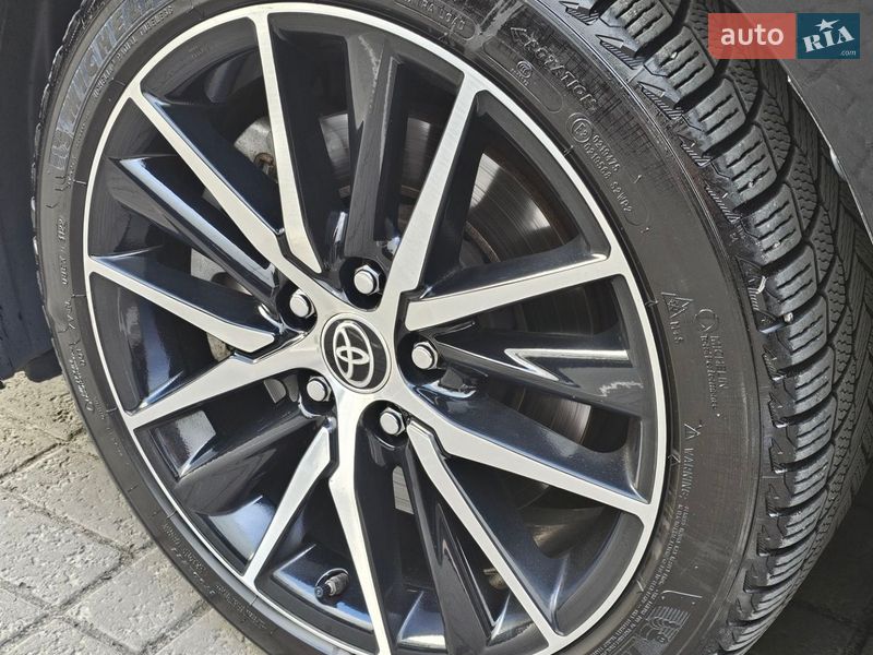 Седан Toyota Camry 2019 в Киеве фото 17 Седан Toyota Camry 2019 в Киеве