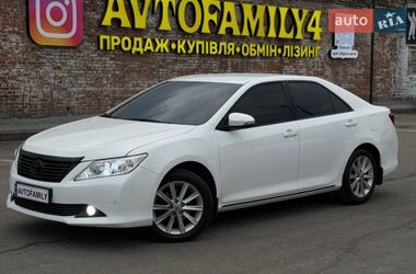 Седан Toyota Camry 2013 в Днепре