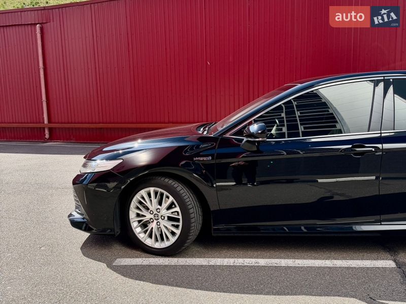 Седан Toyota Camry 2020 в Киеве
