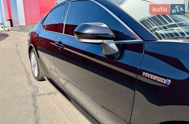 Седан Toyota Camry 2020 в Киеве
